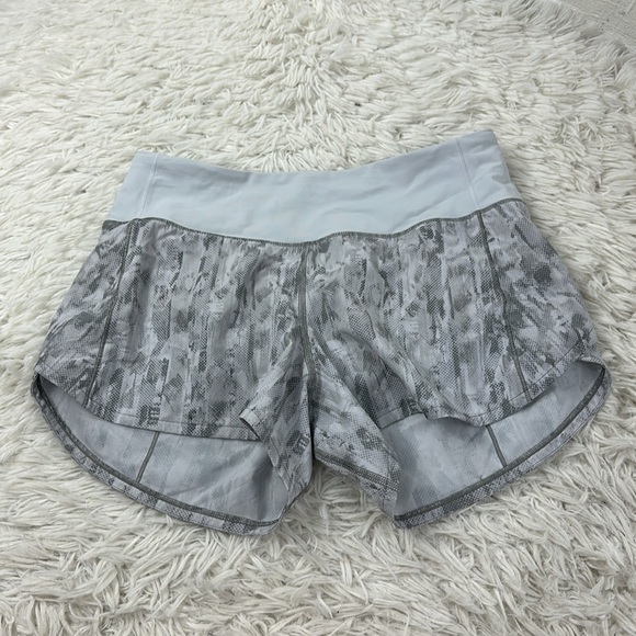 Lululemon Speed Up Short Long *4" Updated Fit City Breeze Alpine White - Picture 1 of 5